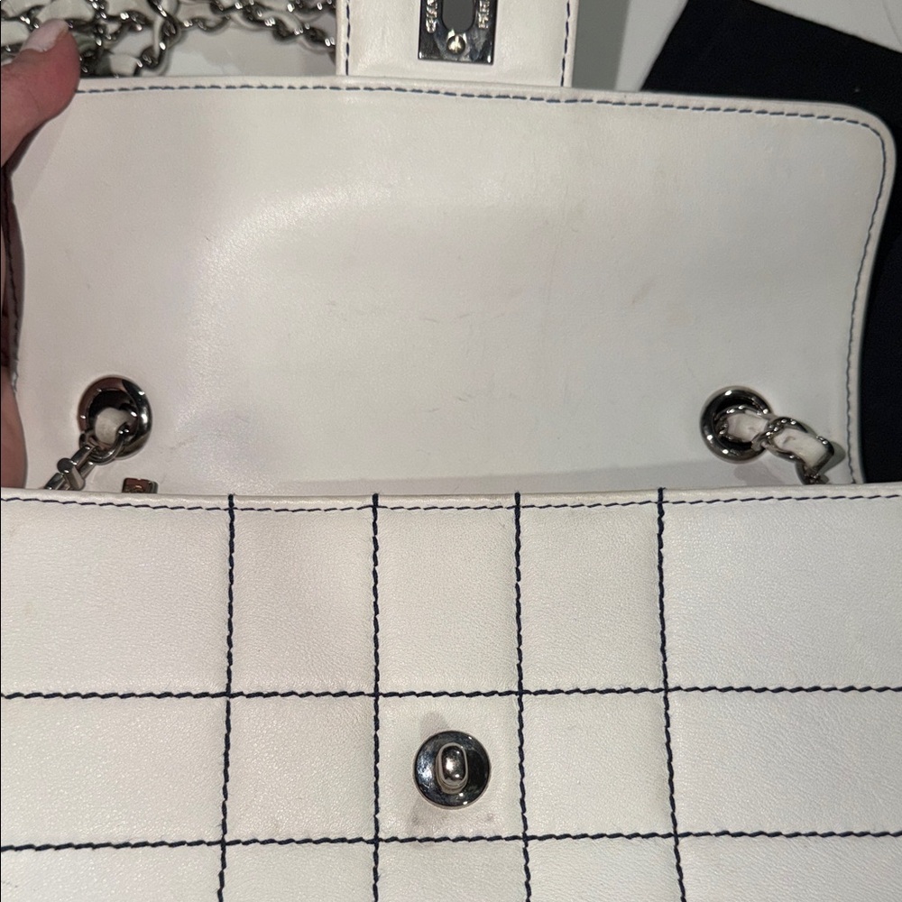 Chanel White and Black Grid Shoulder Bag - Picture 8 of 11